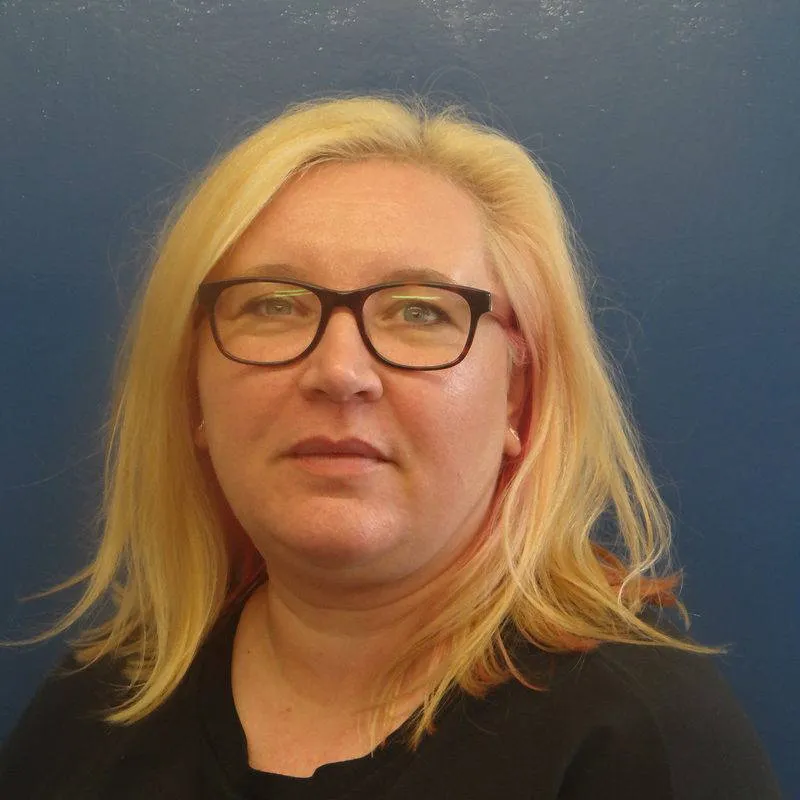 Ms Anna Greasley